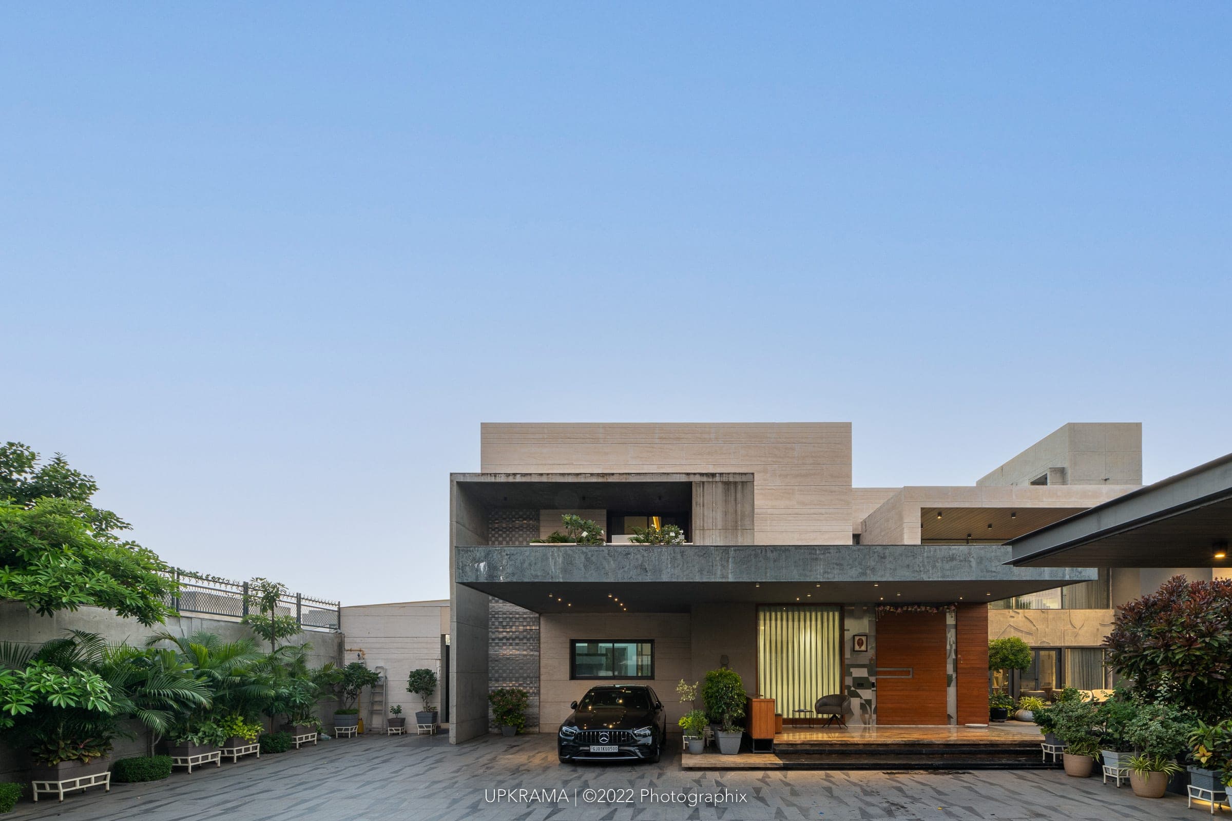Balubhai Agarwal Residence — prjia02 exterior day 02